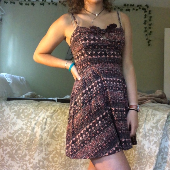 Forever 21 Summer Front Knot Dress - Picture 3 of 8